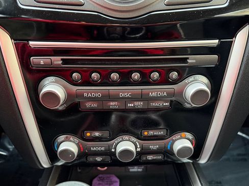 Used 2019 Nissan Pathfinder S AWD/4WD image 36