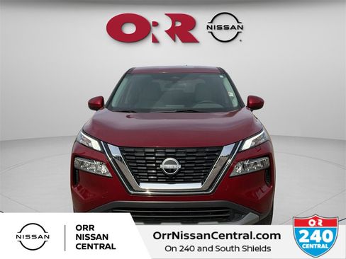 Used 2023 Nissan Rogue SV image 2