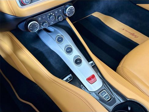 Used 2016 Ferrari California T image 24