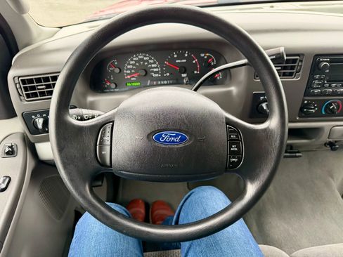 Used 2003 Ford F250 XLT image 10