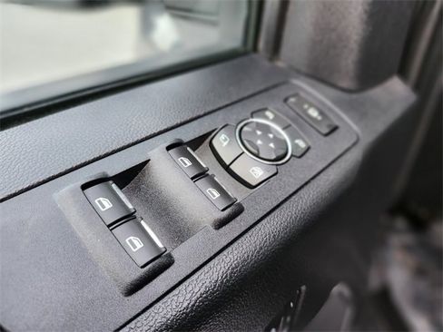 Certified 2019 Ford F250 Lariat w/ Chrome Package image 17