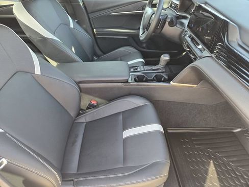 Used 2025 Toyota Camry XLE FWD image 13