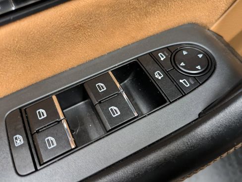 Certified 2025 MAZDA CX-70 3.3 Turbo S w/ Premium Plus image 9