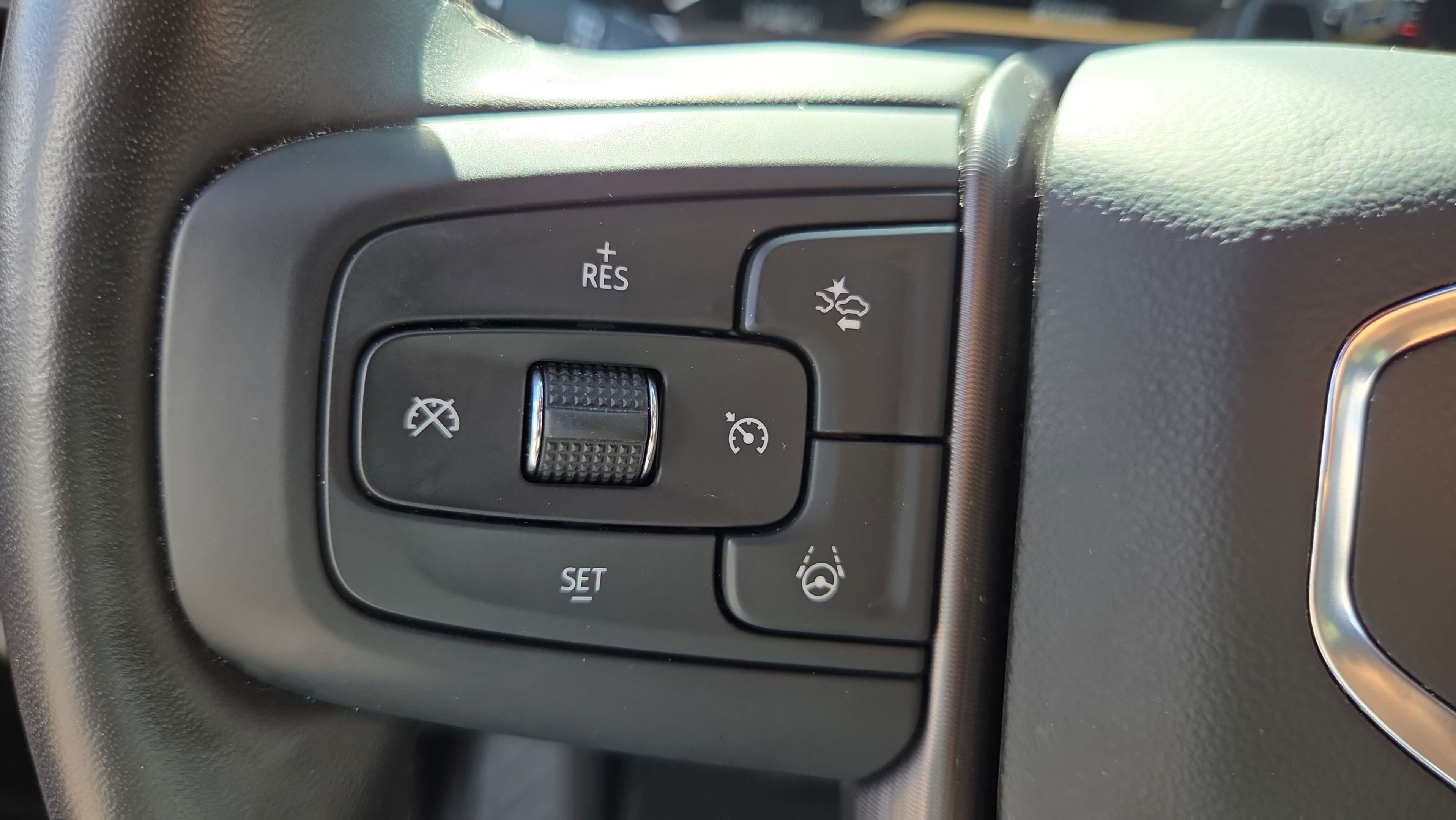 Certified 2023 GMC Yukon Denali Ultimate AWD/4WD image 25
