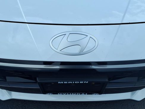 Certified 2024 Hyundai Elantra SEL w/ Convenience Package FWD image 11