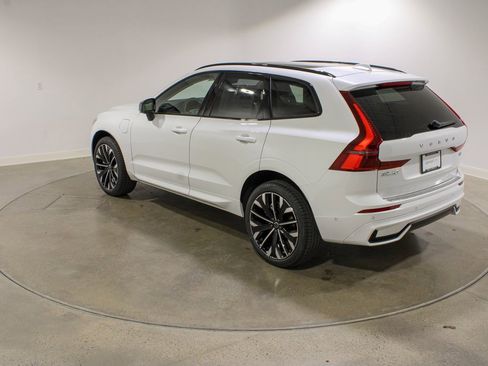 New 2026 Volvo XC60 T8 Ultra w/ Protection Package Premier image 3