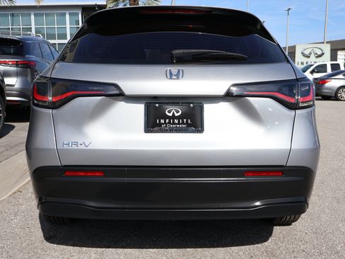 Used 2023 Honda HR-V LX image 7