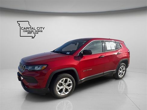 Used 2024 Jeep Compass Sport image 5