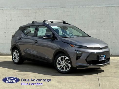 Used 2023 Chevrolet Bolt EUV LT w/ Driver Confidence Package image 1