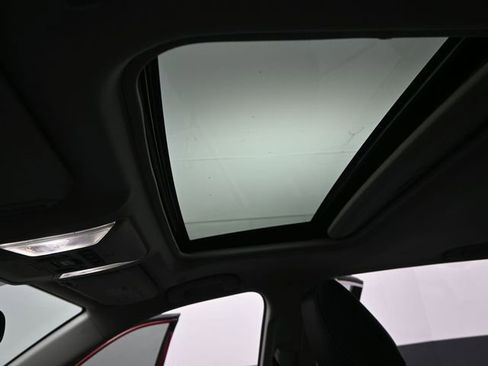 Used 2025 Toyota RAV4 XLE w/ Convenience Package image 4