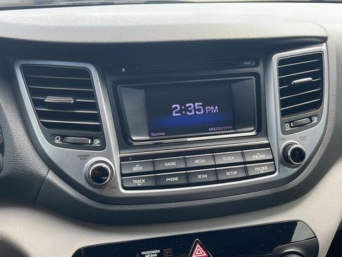 Used 2018 Hyundai Tucson SE AWD/4WD image 50