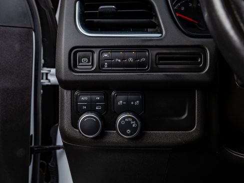 Used 2021 Chevrolet Tahoe RST w/ Luxury Package image 19