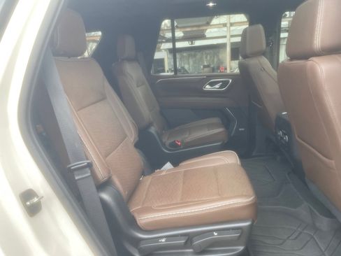 Used 2021 Chevrolet Tahoe High Country w/ Premium Package image 18