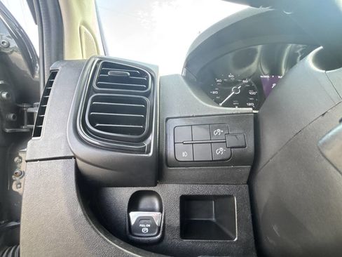 Used 2023 RAM ProMaster 2500 w/ Premium Appearance Group image 40