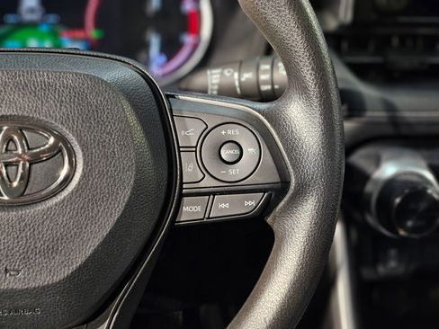 Used 2024 Toyota RAV4 XLE image 28