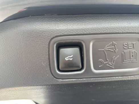 Used 2023 Ford Expedition Limited image 29