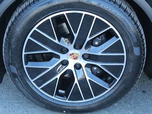 New 2026 Porsche Macan 4 Electric image 15