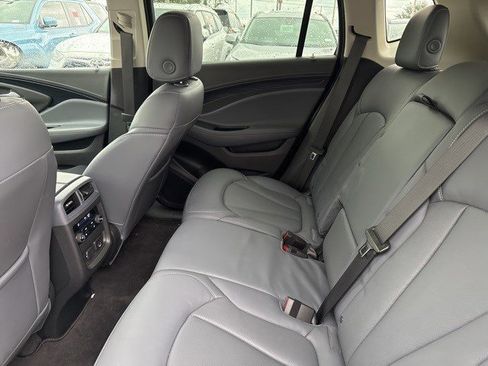 Used 2020 Buick Envision Essence image 7