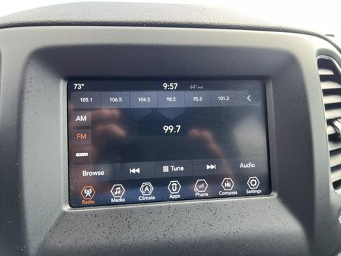 Used 2018 Jeep Compass Latitude w/ Popular Equipment Group AWD/4WD image 6