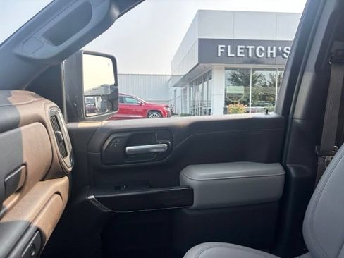Used 2023 GMC Sierra 2500 SLT AWD/4WD image 12