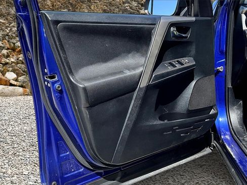 Used 2014 Toyota RAV4 XLE image 22