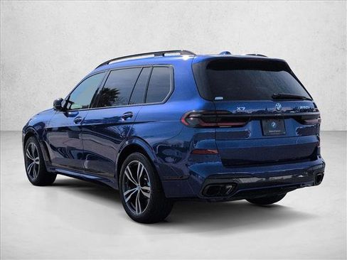 Used 2025 BMW X7 M60i image 8