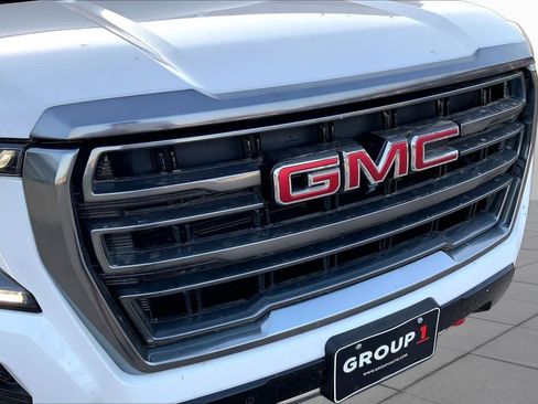 Used 2024 GMC Yukon XL AT4 w/ AT4 Premium Plus Package AWD/4WD image 59