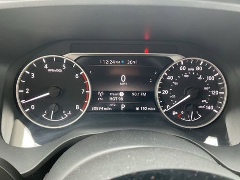 Used 2022 Nissan Rogue SV image 12