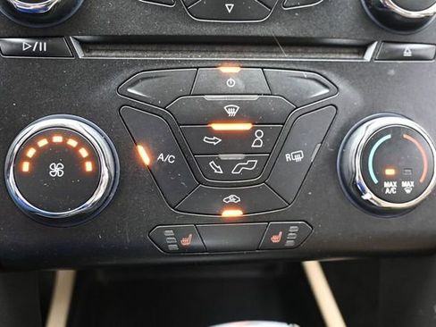 Used 2014 Ford Fusion SE w/ Equipment Group 202A FWD image 19