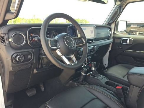 Used 2024 Jeep Wrangler Unlimited Sahara w/ Technology Group AWD/4WD image 23