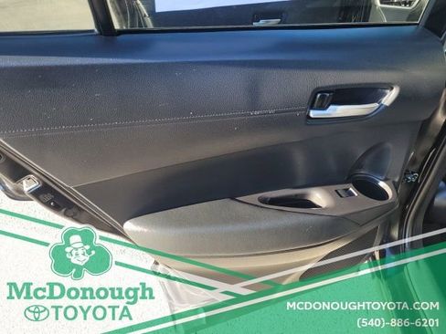 Certified 2024 Toyota Corolla Cross XLE image 19