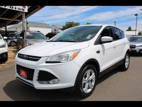 Used 2015 Ford Escape SE FWD image 1