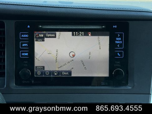 Used 2015 Toyota Sienna XLE w/ XLE Navigation Package FWD image 28