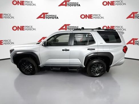 Certified 2025 Toyota 4Runner SR5 AWD/4WD image 5