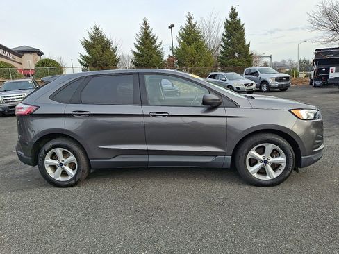 Used 2020 Ford Edge SE image 7