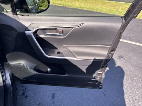 New 2025 Toyota RAV4 XLE w/ Convenience Package AWD/4WD image 36