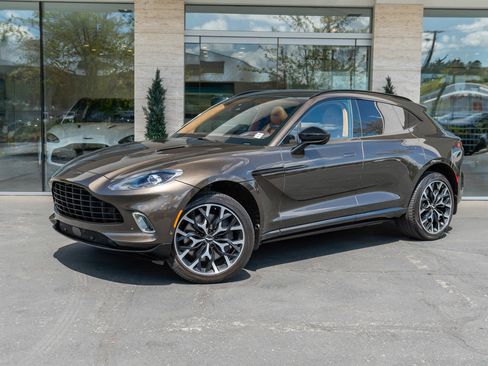 Used 2021 Aston Martin DBX image 45