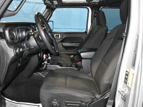 Used 2023 Jeep Gladiator Sport image 6