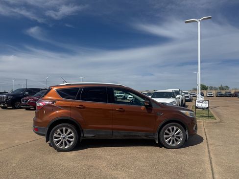 Used 2017 Ford Escape Titanium image 23