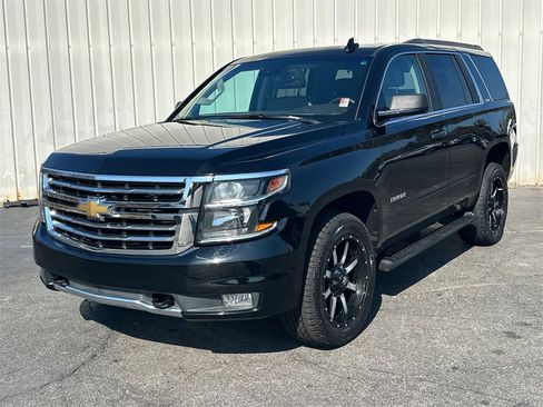 Used 2018 Chevrolet Tahoe LT image 2