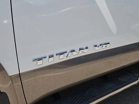 Used 2019 Nissan Titan Platinum Reserve w/ Platinum Utility Package image 4