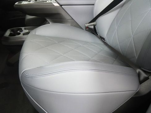 New 2026 BMW iX xDrive60 image 10