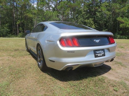 Used 2016 Ford Mustang Coupe RWD image 8