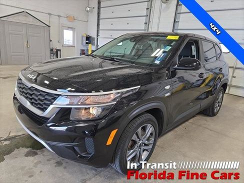 Used 2022 Kia Seltos LX AWD/4WD image 1