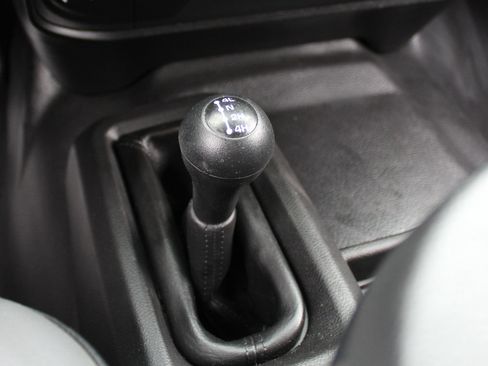 Used 2024 RAM 2500 Tradesman w/ Chrome Appearance Group image 29