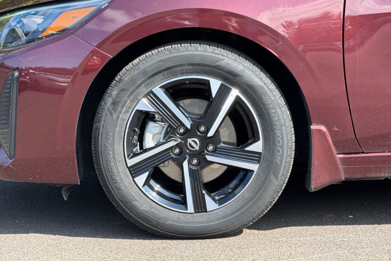Used 2025 Nissan Sentra SV FWD image 25