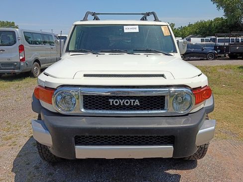 Used 2012 Toyota FJ Cruiser 2WD w/ Convenience Pkg image 2