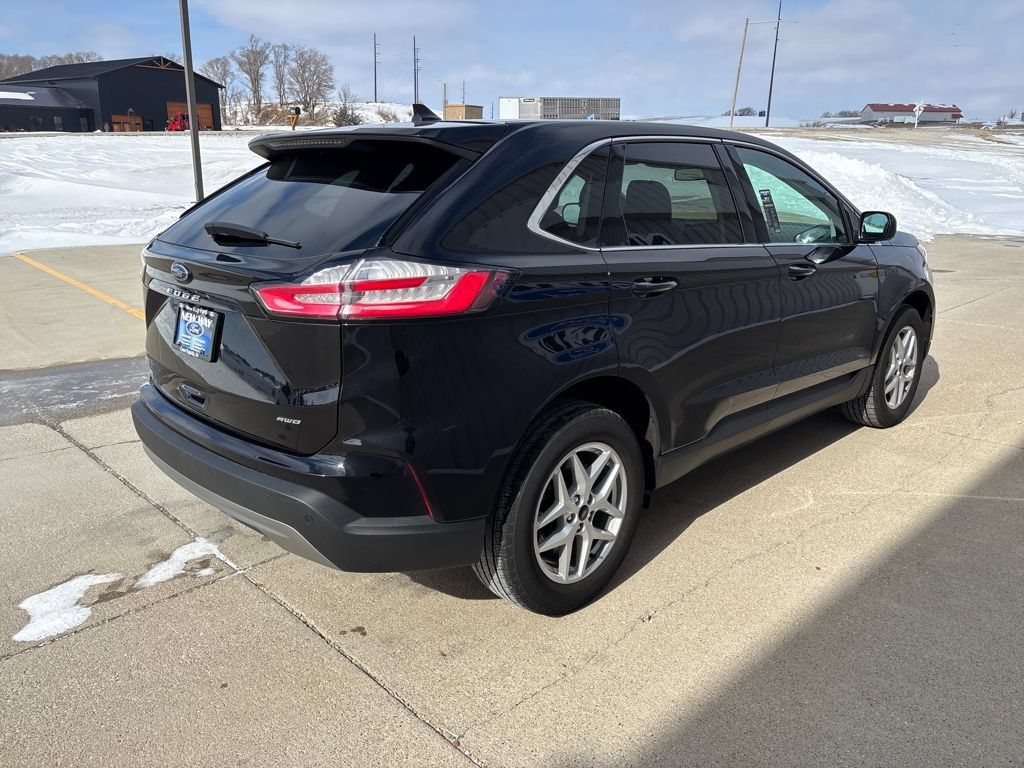 Used 2024 Ford Edge SEL w/ Convenience Package AWD/4WD image 4