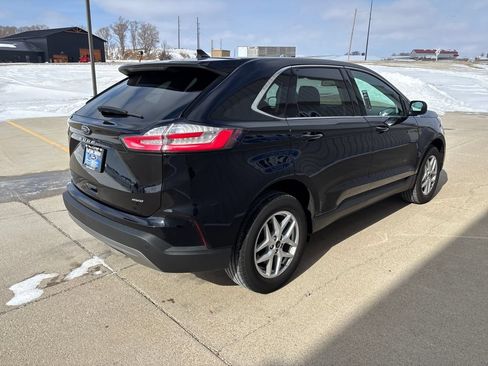 Used 2024 Ford Edge SEL w/ Convenience Package AWD/4WD image 4