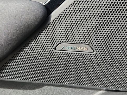 Used 2024 Land Rover Range Rover Velar Dynamic SE image 29